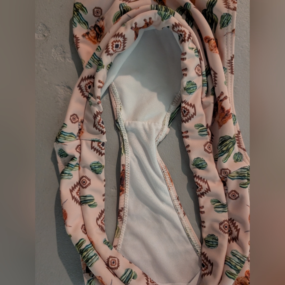 🌵🐮Cactus & Highland Cow Print Bikini Set with Green Pants (Like New!) - Picture 8 of 15